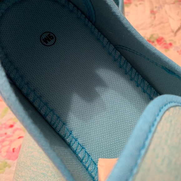 Slip on sneakers - Picture 2 of 4